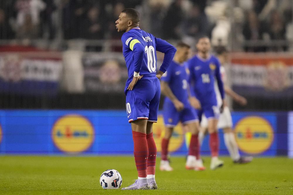 球迷：这球把我看乐了